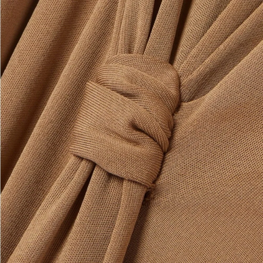 ๐ฏAuthentic SAINT LAURENT Natural Beige Side Knot Gown, Seen on TV on EMMA ROBERT - Picture 10 of 17
